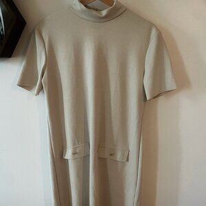 Short white dress with short sleeves